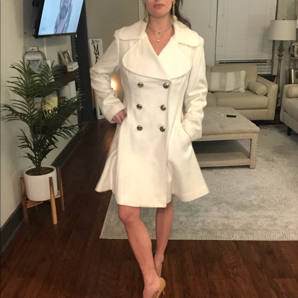 White double breasted coat